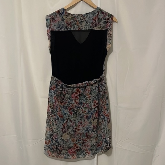Zara Floral Sheer Back Dress a221 - Picture 3 of 3
